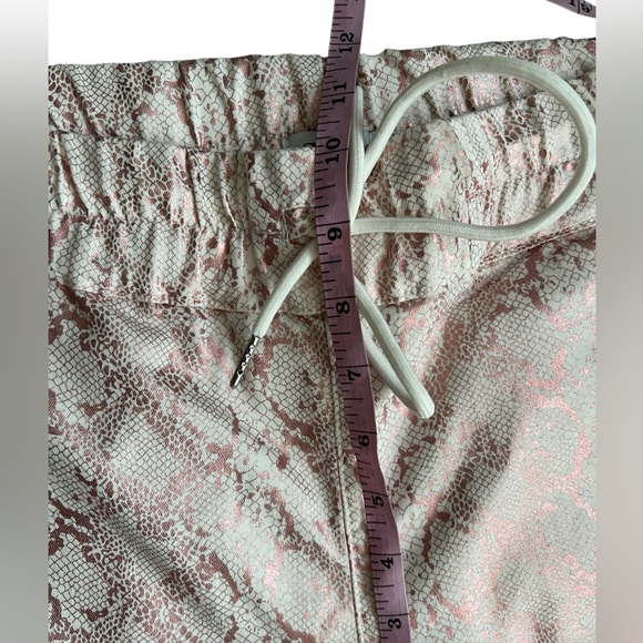 Bevy Flog rose gold python Shely pull on ankle pants size 27 - Picture 7 of 11